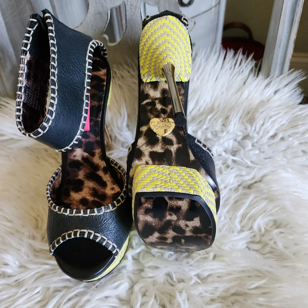 Betsey Johnson Tricksy Black Leather Yellow Woven Platform Heels Rare Vtg 6.5